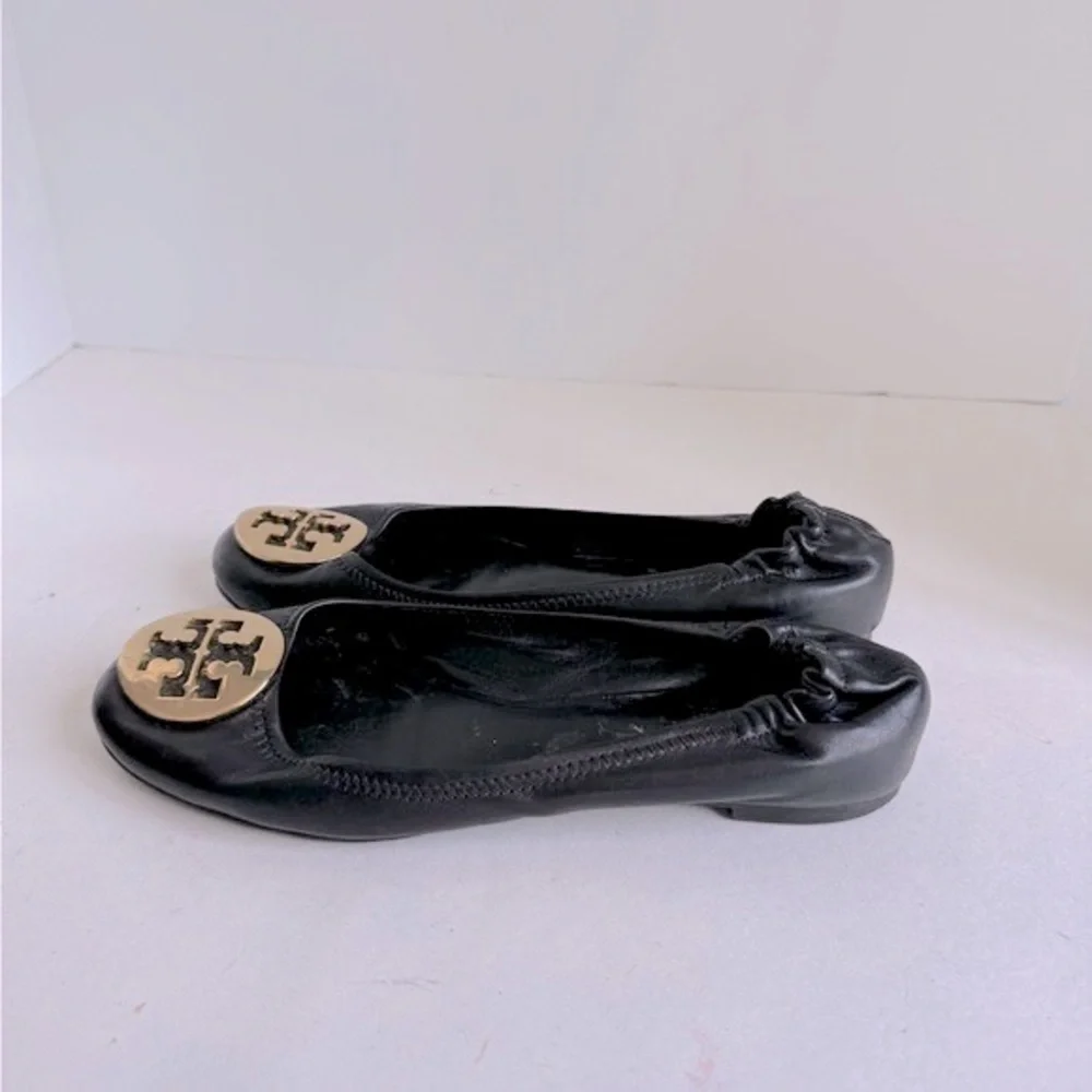 Tory Burch Black Minnie Reva leather Flats. Size 9